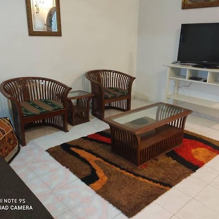R&R Homestay Simpang Renggam Екстериор снимка