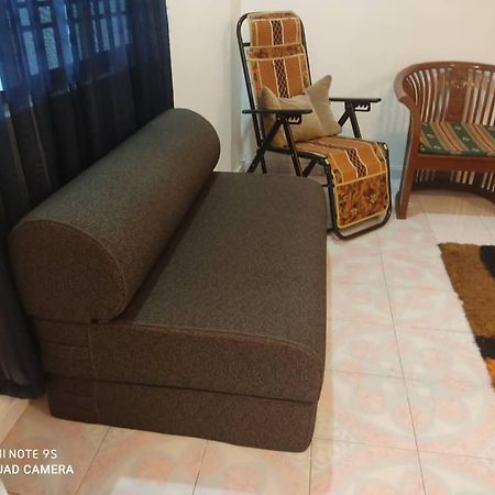R&R Homestay Simpang Renggam Екстериор снимка