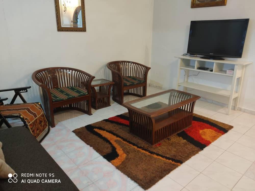 R&R Homestay Simpang Renggam Екстериор снимка