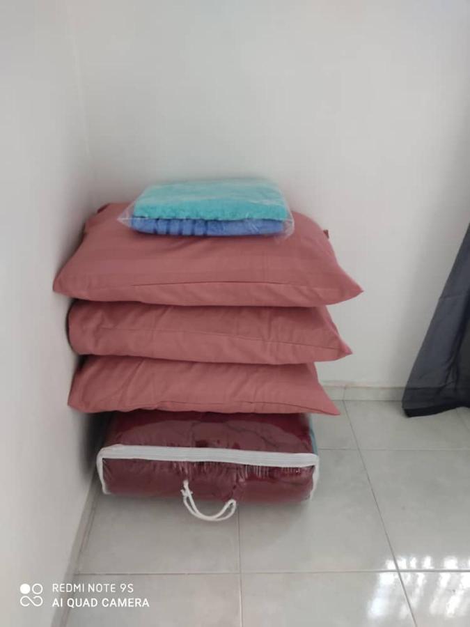 R&R Homestay Simpang Renggam Екстериор снимка
