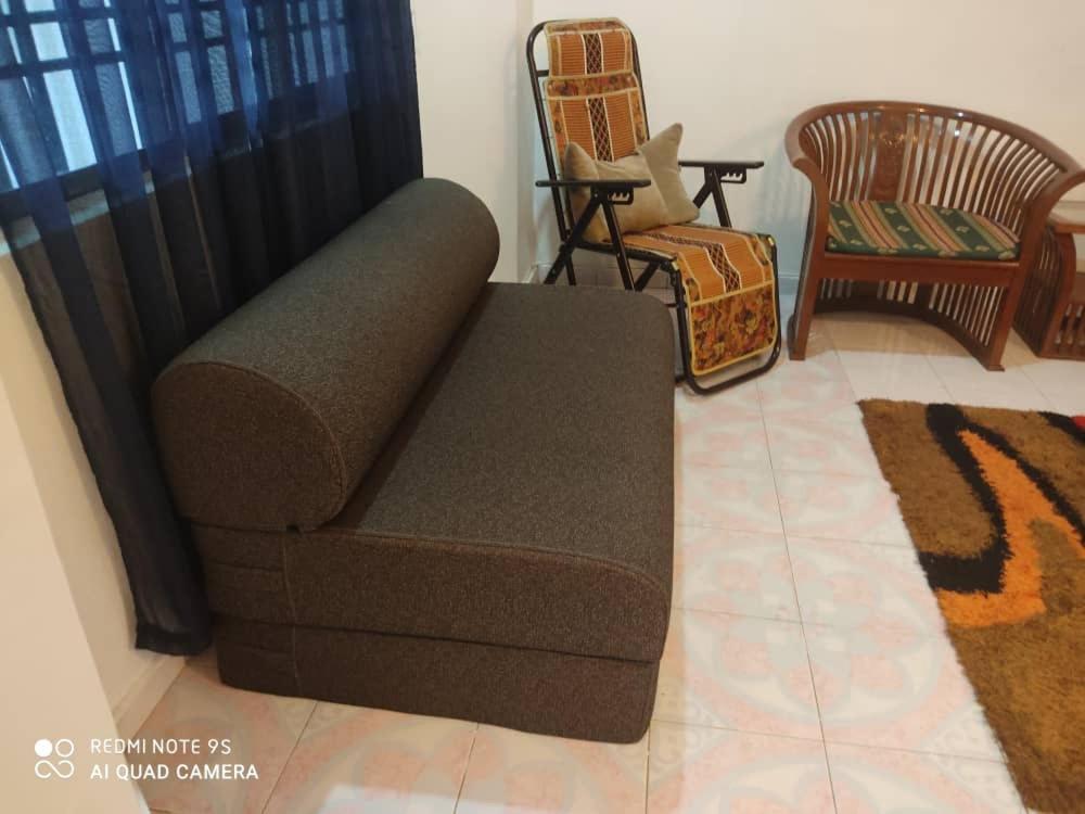 R&R Homestay Simpang Renggam Екстериор снимка