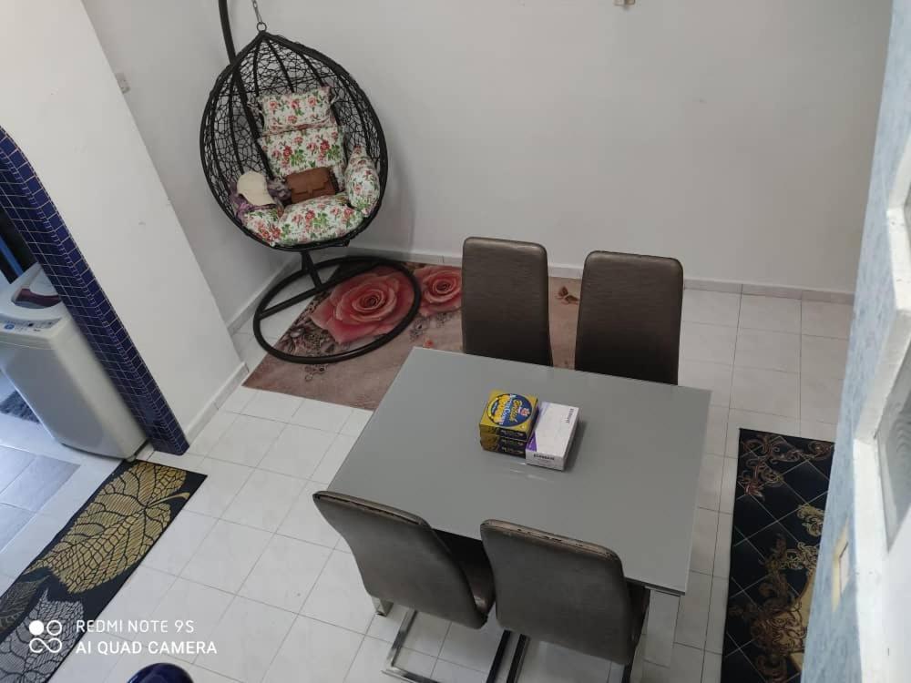 R&R Homestay Simpang Renggam Екстериор снимка